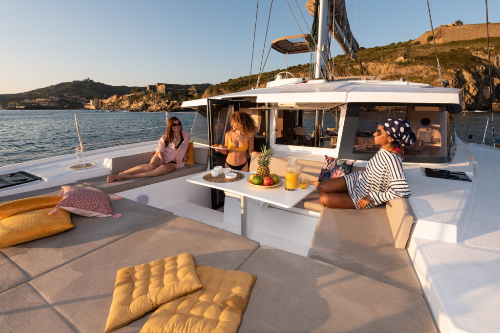 Yacht CATANA - Bali 4.2 "Melody of Love"