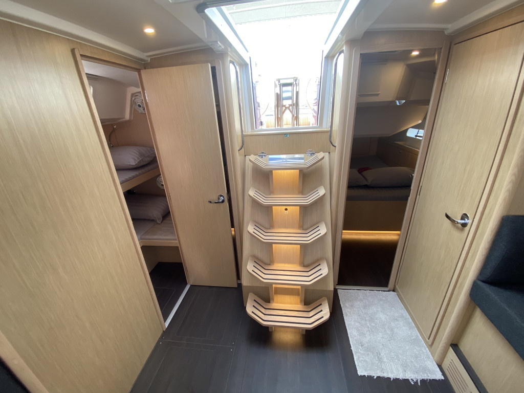 BAVARIA - C46 Lady Andaman