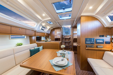 BAVARIA - Cruiser 37 Black Pearl