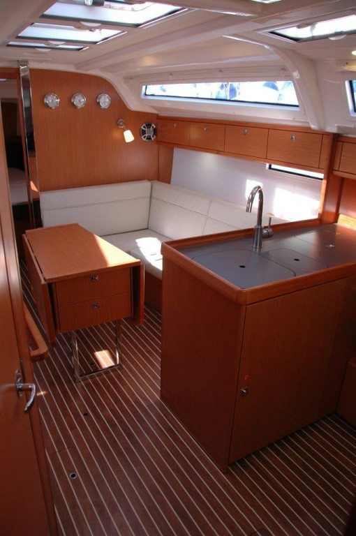 Yacht BAVARIA - Cruiser 37 "Venere"