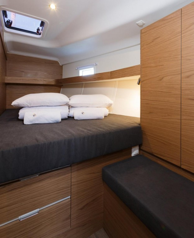 Yacht ELAN - Impression 50 "Azia"