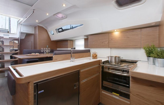 Yacht ELAN - Impression 50 "Azia"