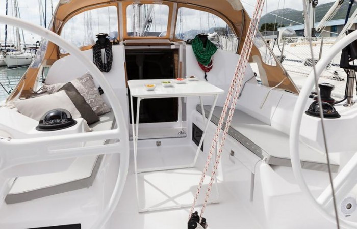 Yacht ELAN - E3 "Škrlatica"