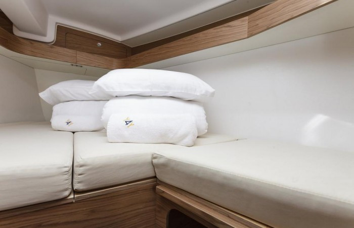 Yacht ELAN - E3 "Škrlatica"