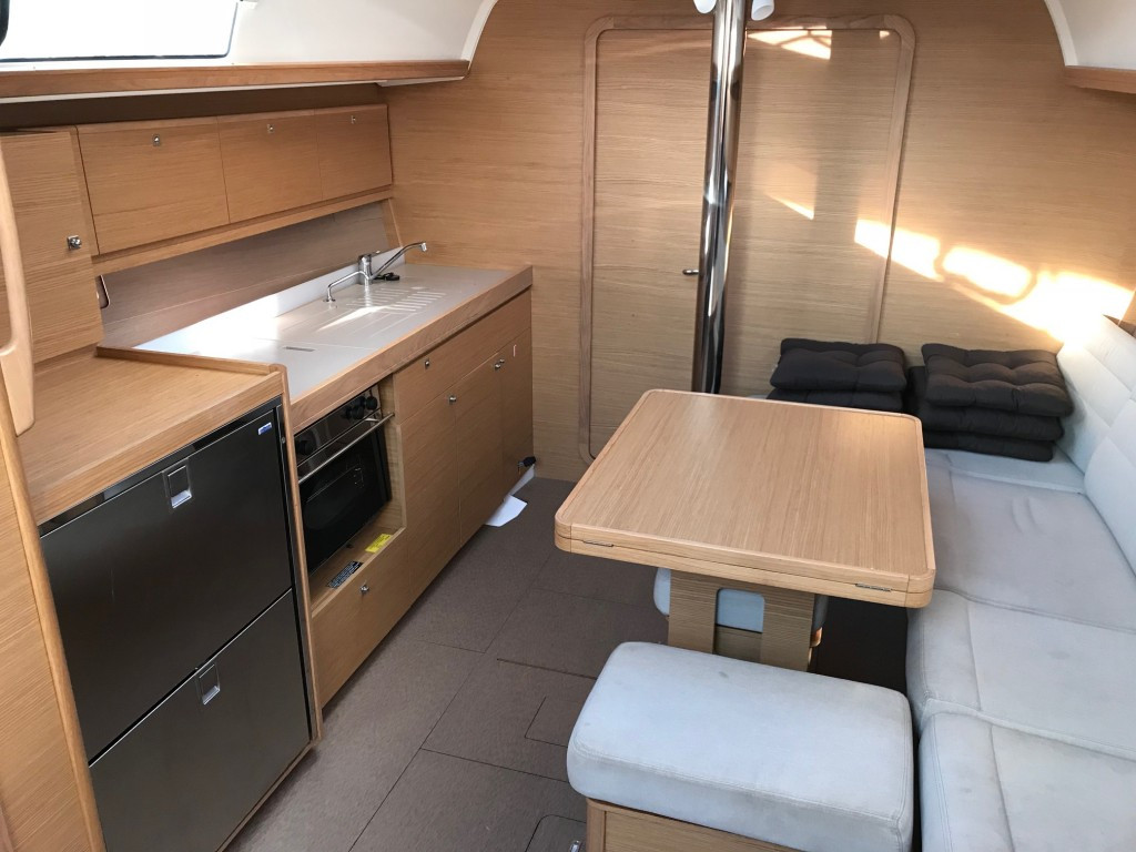 Yacht DUFOUR - 382 Grand Large "Diniva II"