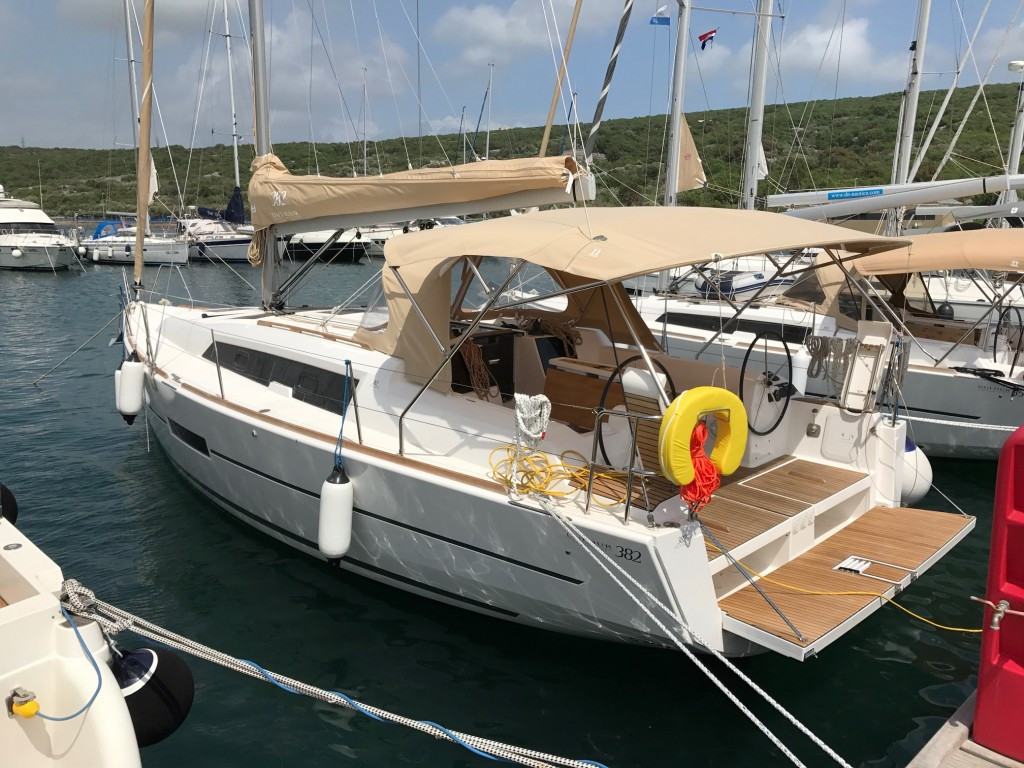 Yacht DUFOUR - 382 Grand Large "Diniva II"