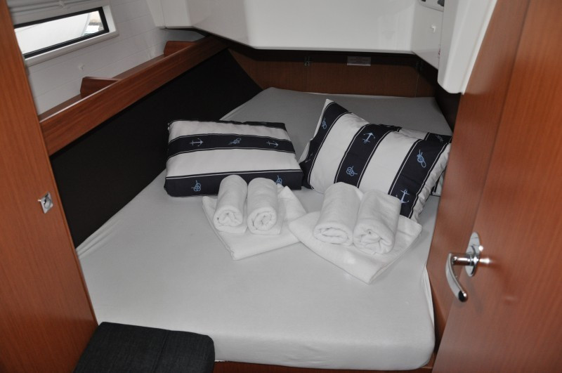 Yacht BAVARIA - Cruiser 37 "Rea"