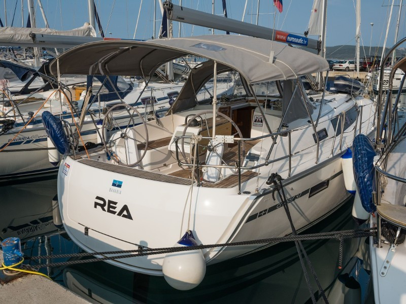 Yacht BAVARIA - Cruiser 37 "Rea"