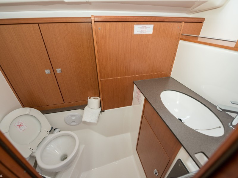 Yacht BAVARIA - Cruiser 37 "Rea"