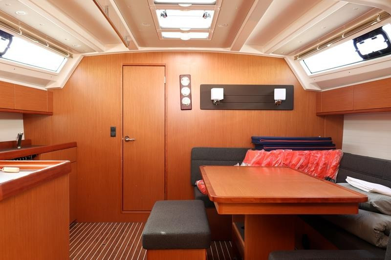 Yacht BAVARIA - Cruiser 46 "Anett"