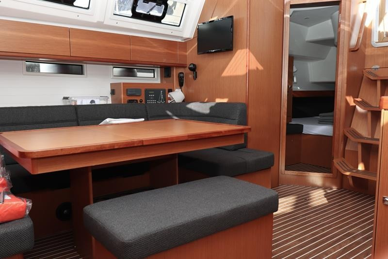 Yacht BAVARIA - Cruiser 46 "Anett"