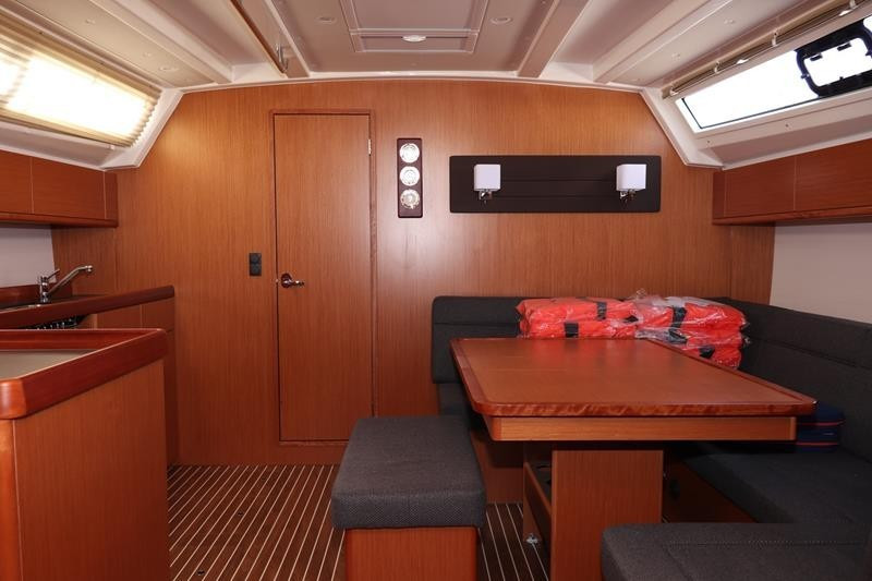 Yacht BAVARIA - Cruiser 46 "Avelina"