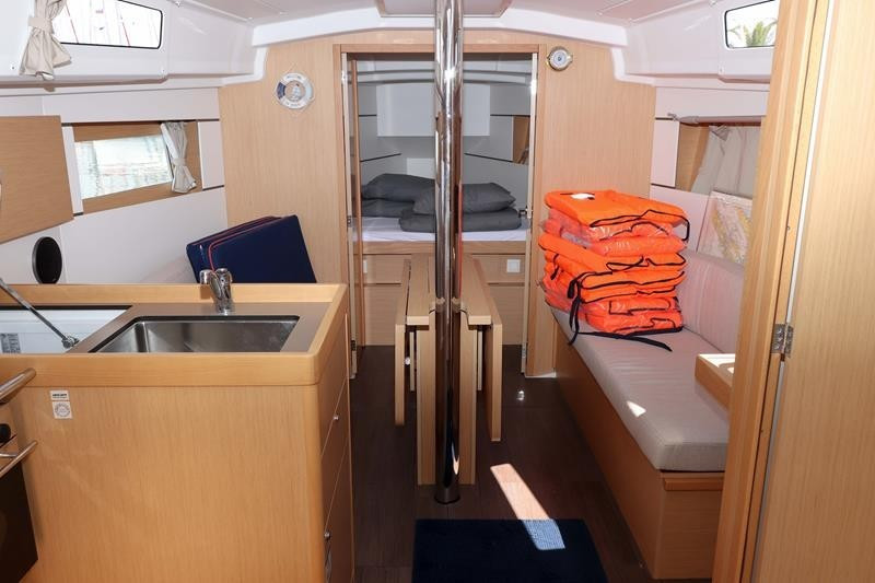 Yacht BENETEAU - Oceanis 35.1 "Aquarius"