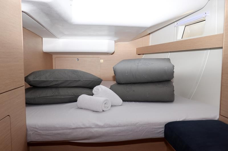 Yacht ELAN - Impression 45 "Goldfinger"