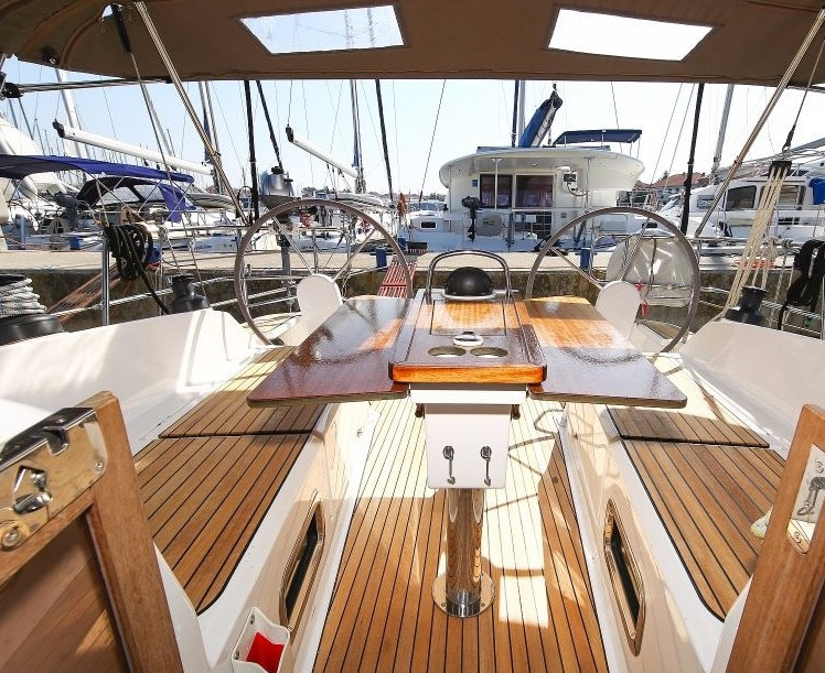 Yacht BAVARIA - Cruiser 37 "Cassiopeia"