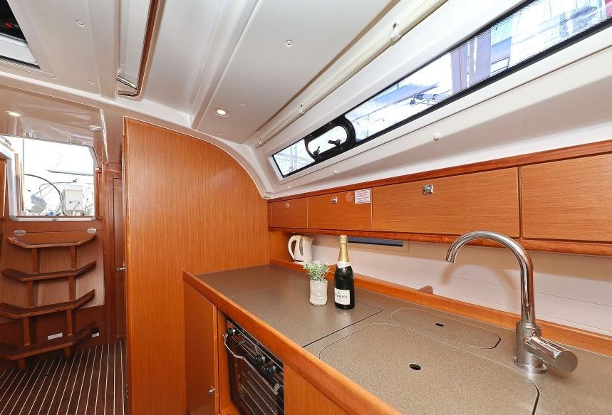 Yacht BAVARIA - Cruiser 41 "Aquarius"