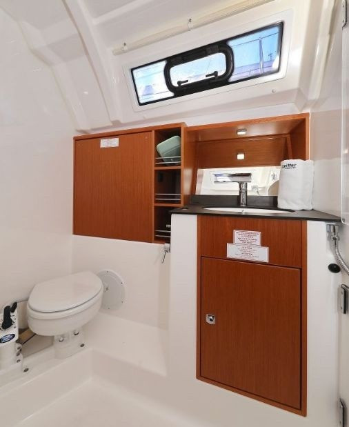 Yacht BAVARIA - Cruiser 41 "Aquarius"