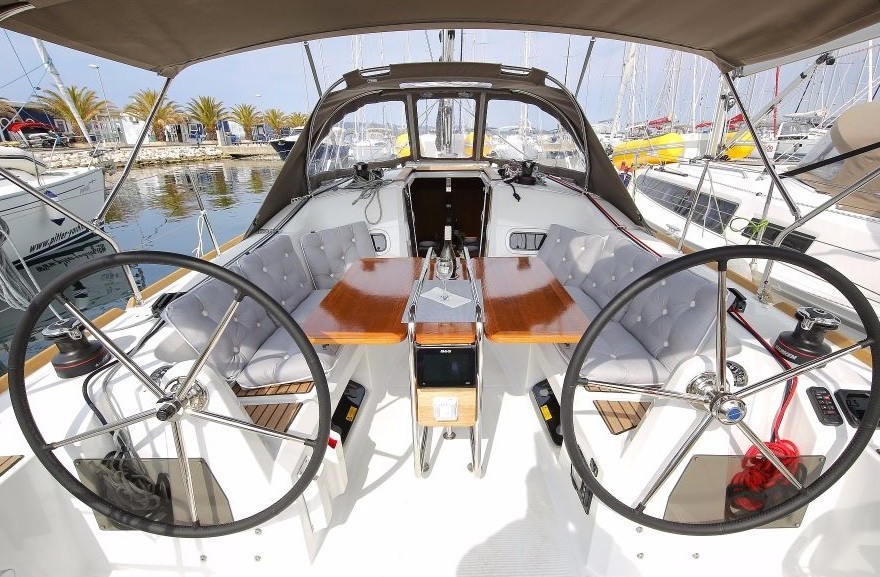 Yacht JEANNEAU - Sun Odyssey 349 "Polly Fun"