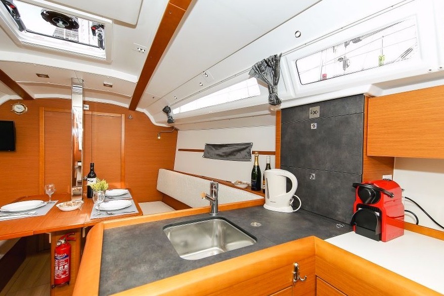 Yacht JEANNEAU - Sun Odyssey 349 "Polly Fun"