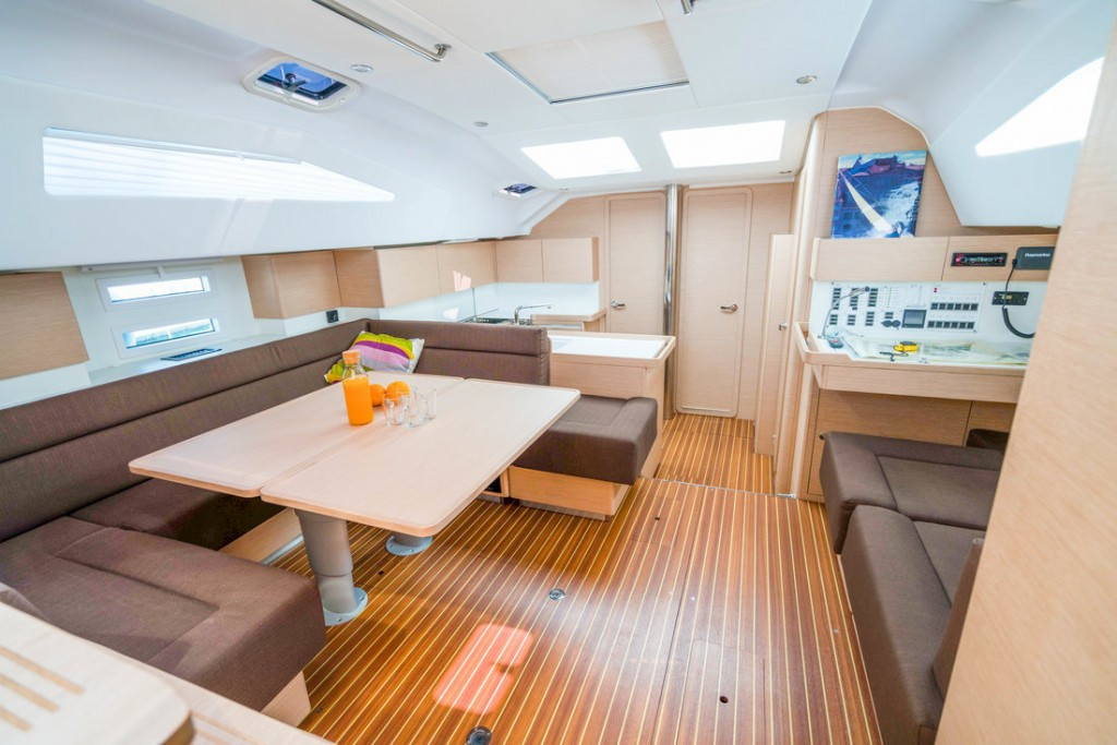 Yacht ELAN - Impression 50 "Escape II"