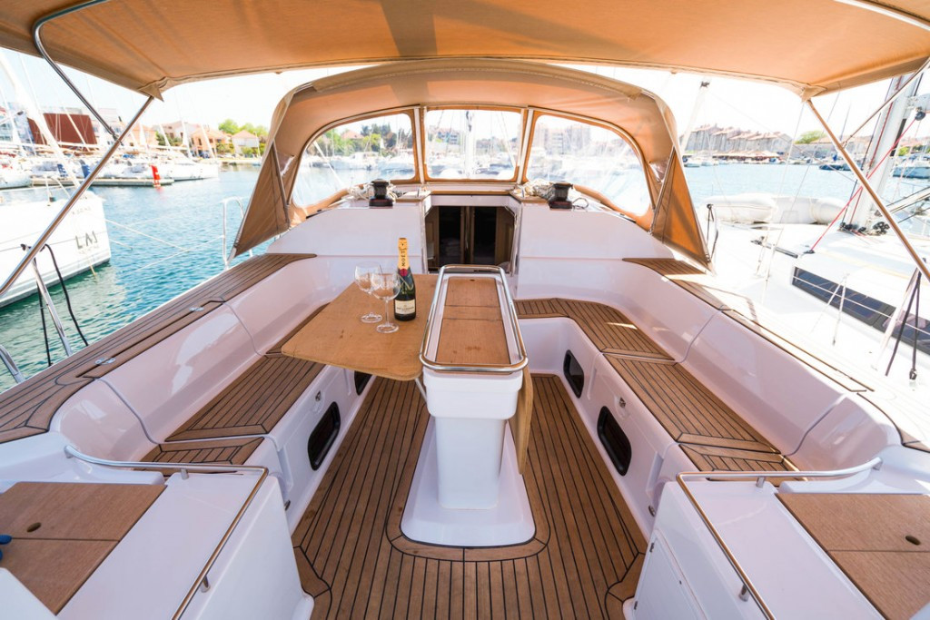 Yacht ELAN - Impression 50 "Escape II"