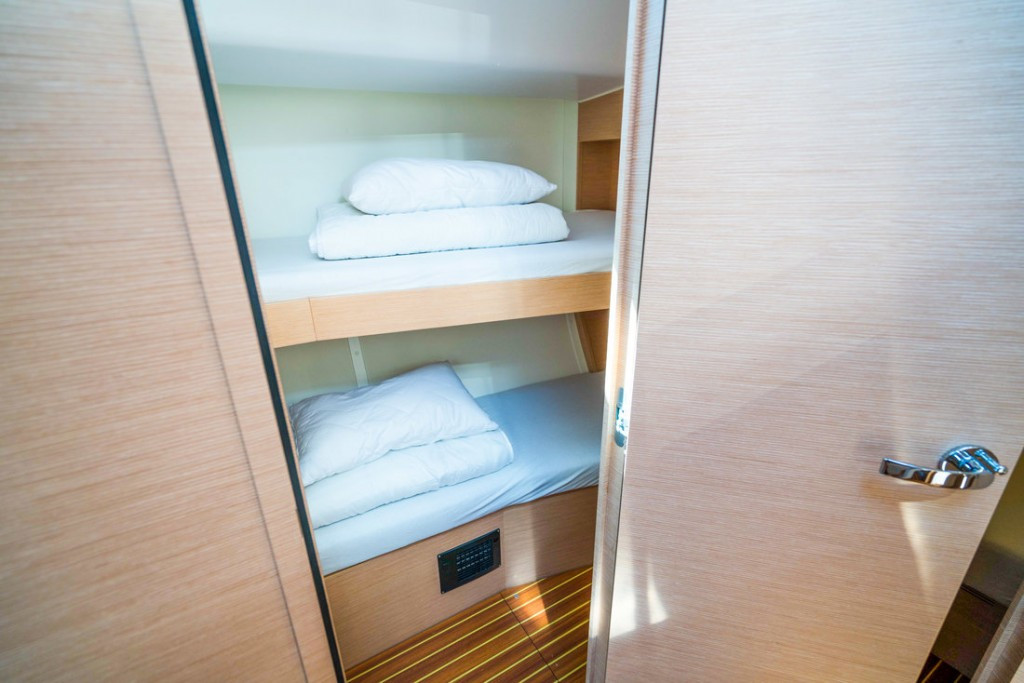 Yacht ELAN - Impression 50 "Escape II"