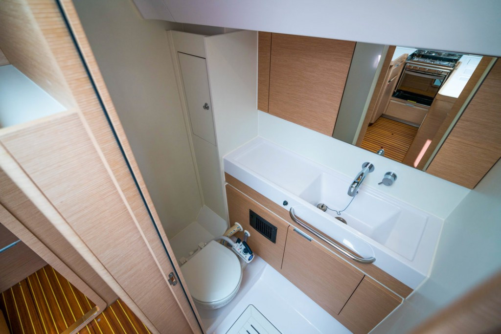 Yacht ELAN - Impression 50 "Escape II"