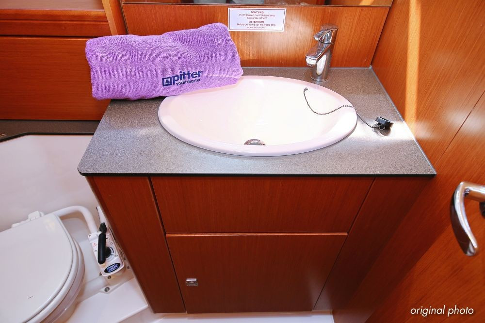 Yacht BAVARIA - Cruiser 56 "El Karinjo"