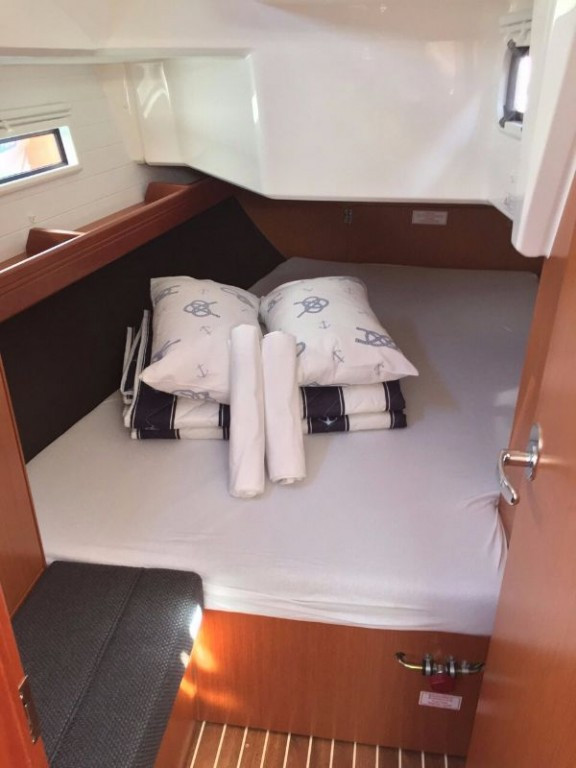 Yacht BAVARIA - Cruiser 37 "Vera"