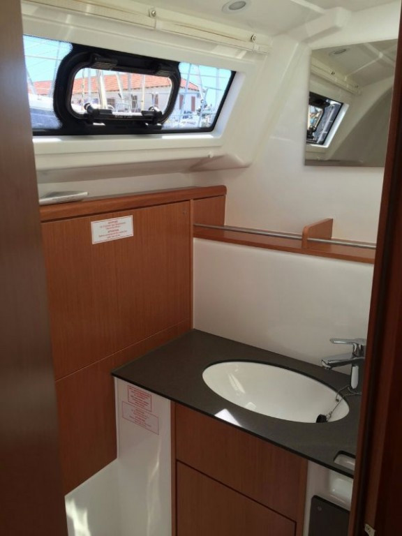 Yacht BAVARIA - Cruiser 37 "Vera"