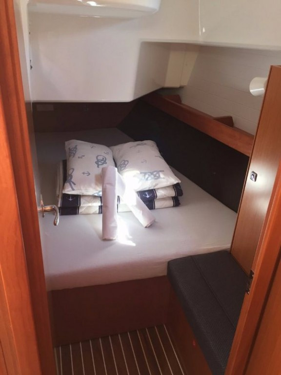 Yacht BAVARIA - Cruiser 37 "Vera"