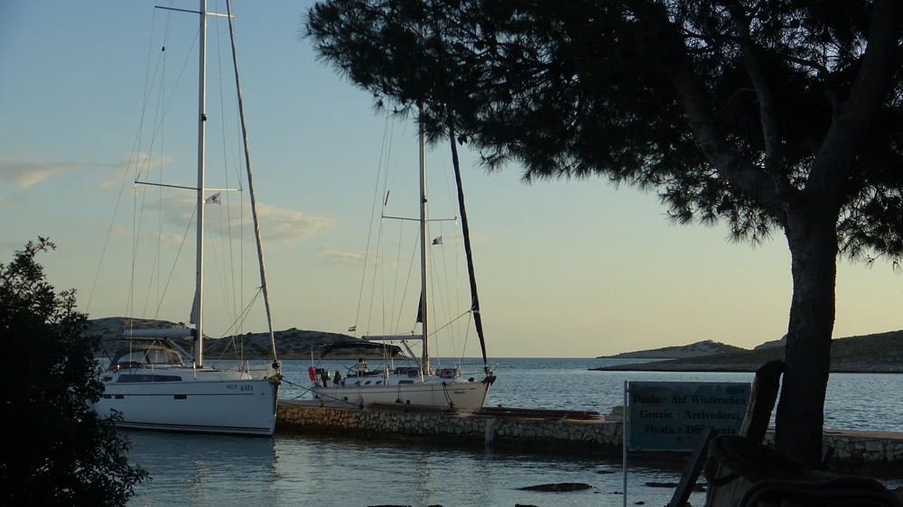 Der Liegeplatz ist umsonst, sofern man zu Abend isst.