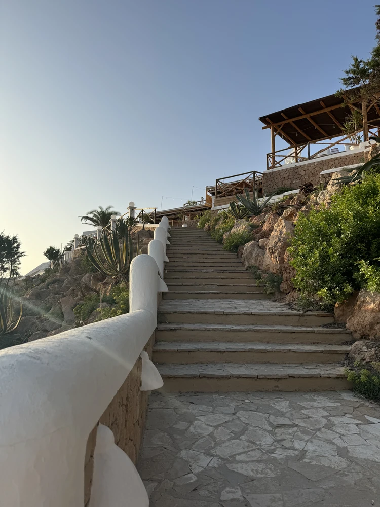 Diese Treppe führte zu einem erstaunlich gutem Lokal.