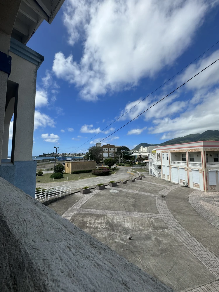 Ausblick auf die "Plaza" von Basseterre.