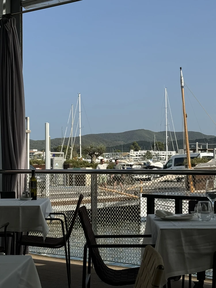 Ausblick aus der Hafenbar.