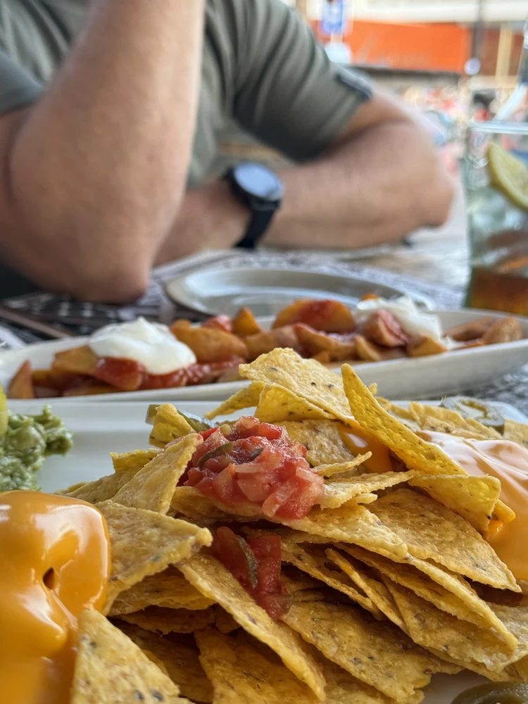 Klassische spanische Zwischenmahlzeit.