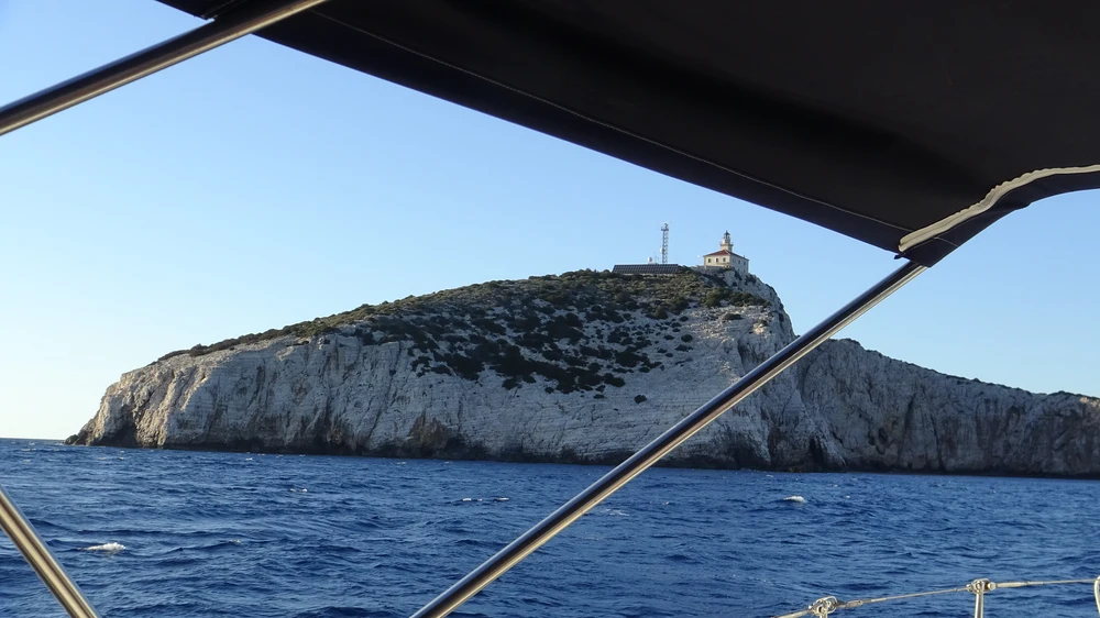 Wir kamen von Hvar mit starkem, raumen Wind.