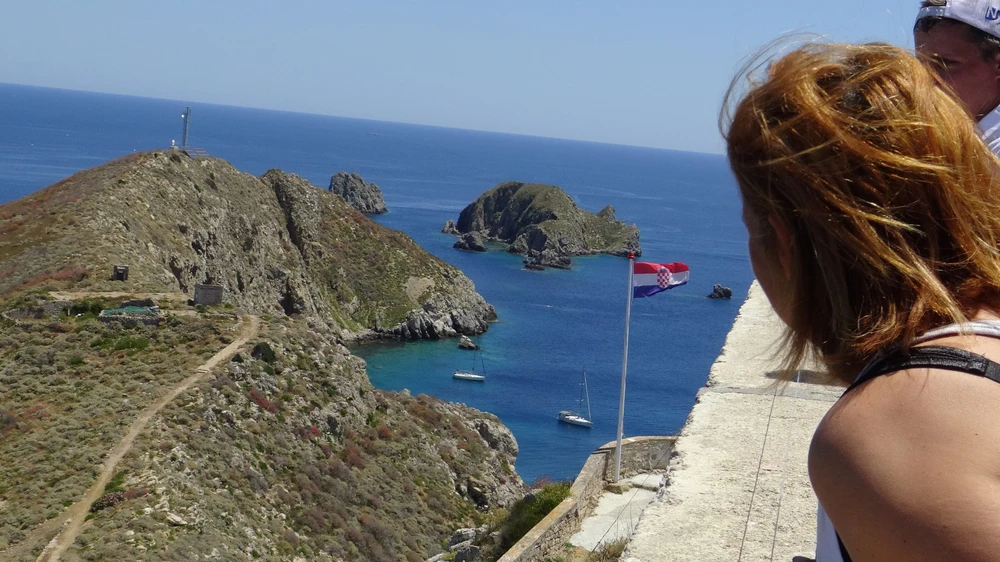 Blick vom Balkon aufs Meer.