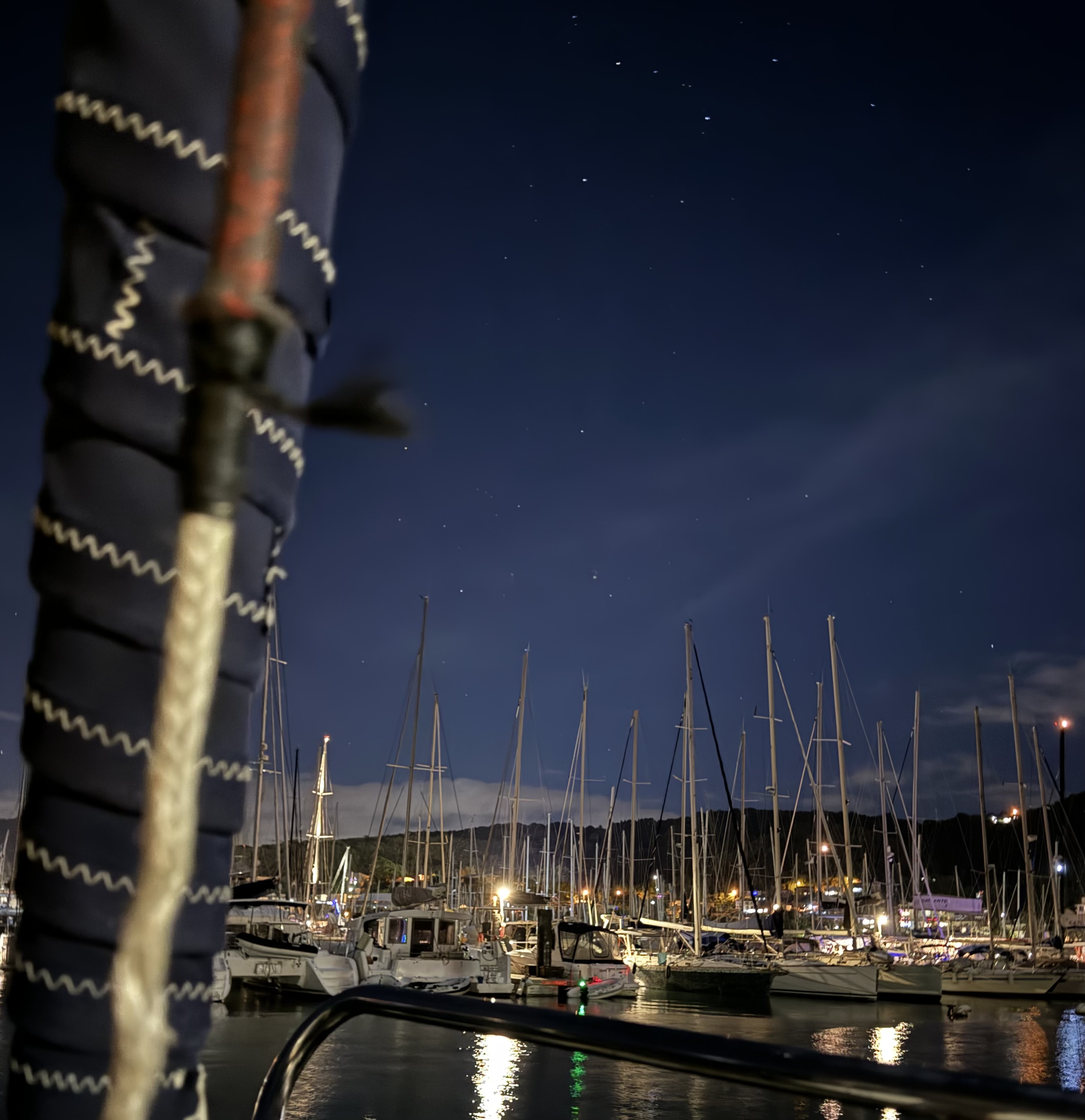 Nachts im Hafen von Martinique