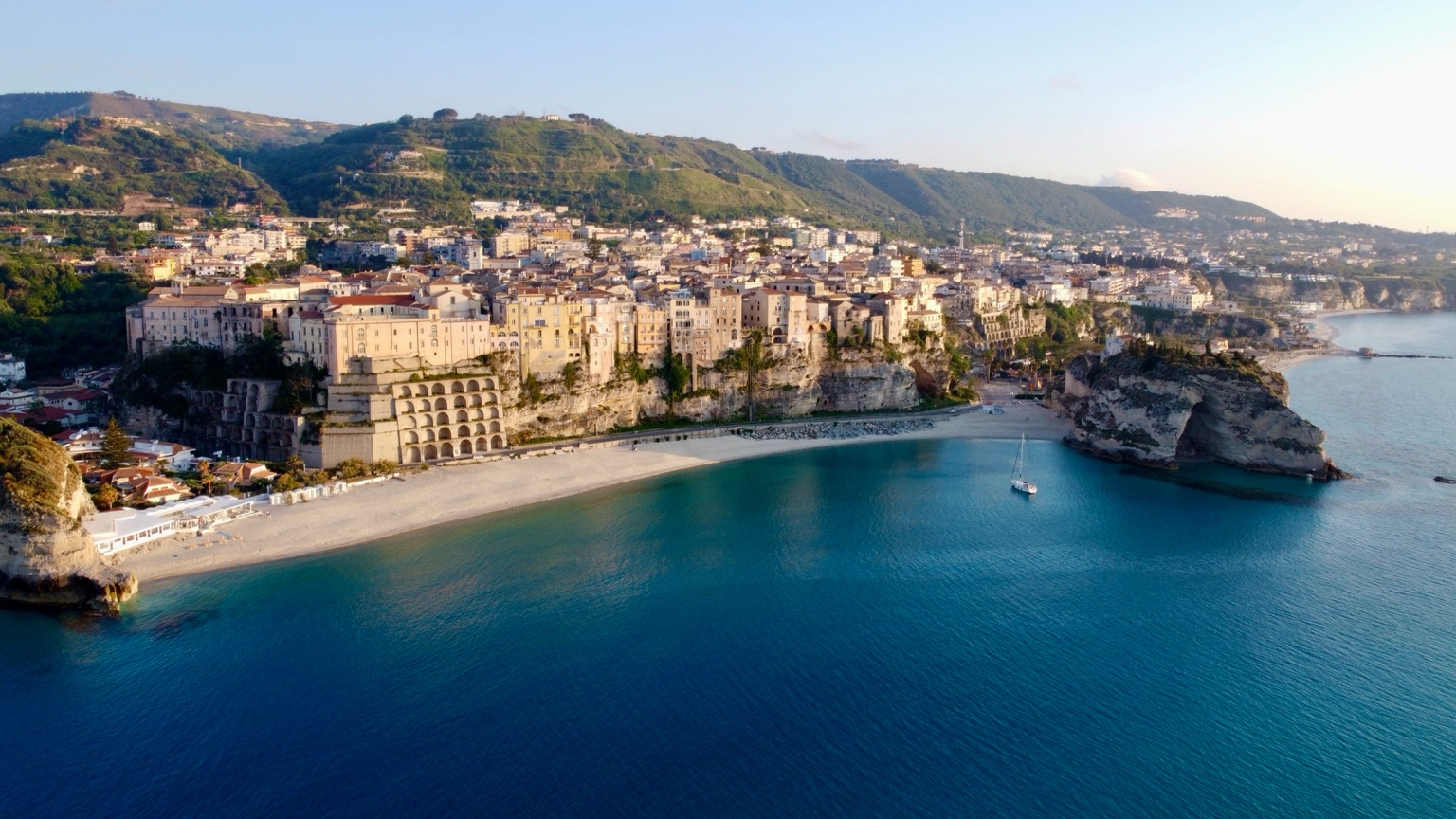 Drohnenfotografie von Tropea-Altstadt